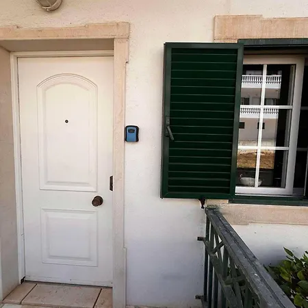T1 With Pool Access Concessiao Апартаменты *